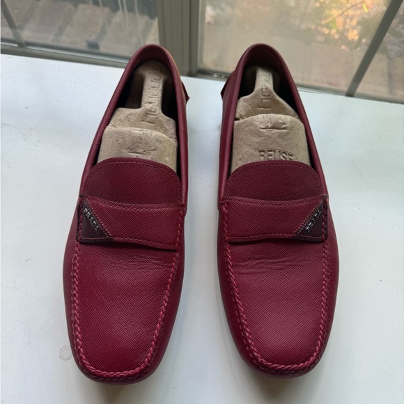 Prada loafers in mint condition. Size 10 - Picture 1 of 3